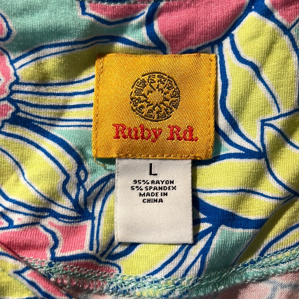Ruby Rd. Floral Pattern Top. Size Large - image 2